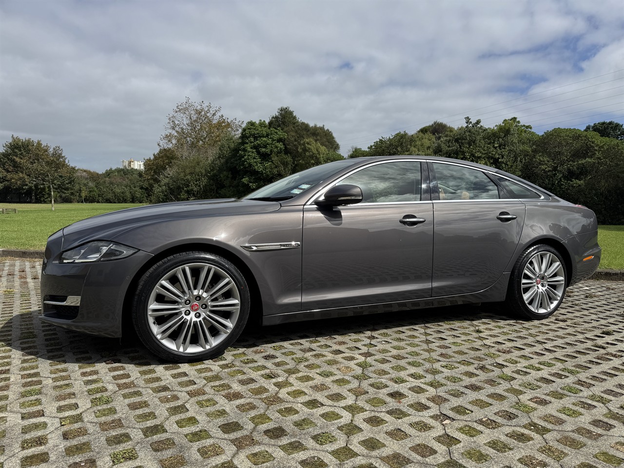 2016 Jaguar XJ