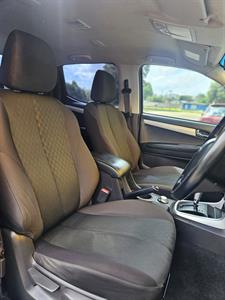 2018 Isuzu D-Max - Thumbnail