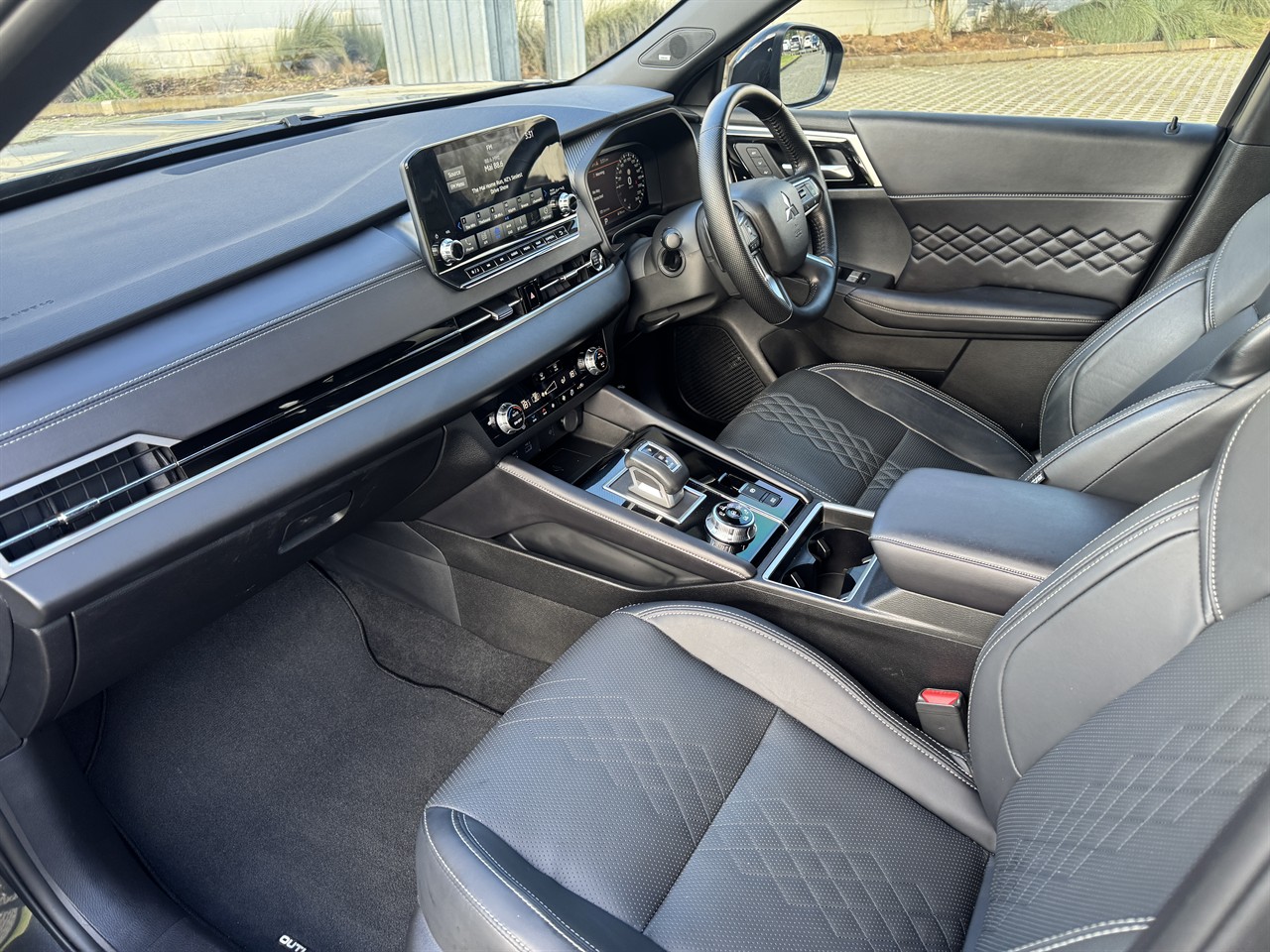 2024 Mitsubishi Outlander