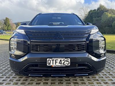 2024 Mitsubishi Outlander - Thumbnail