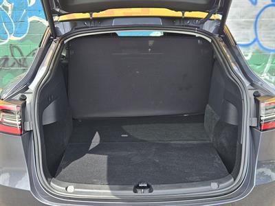 2022 Tesla Model Y - Thumbnail