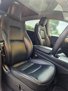 2022 Tesla Model Y - Thumbnail