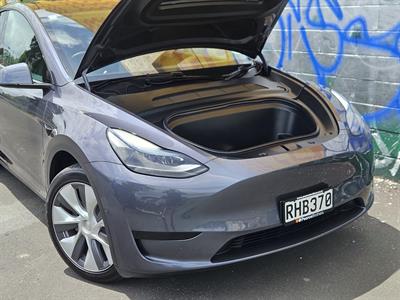 2022 Tesla Model Y - Thumbnail