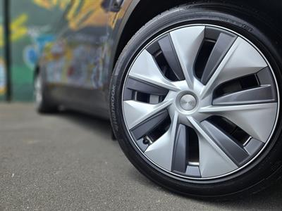 2022 Tesla Model Y - Thumbnail