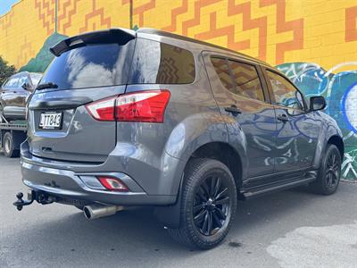 2018 Isuzu Mu-X - Thumbnail