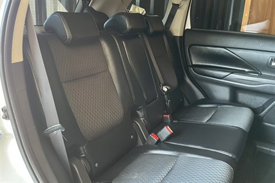 2013 Mitsubishi Outlander - Thumbnail