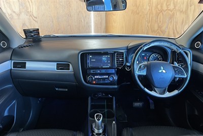 2013 Mitsubishi Outlander - Thumbnail