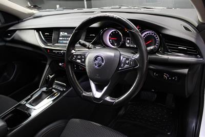 2018 Holden Commodore - Thumbnail