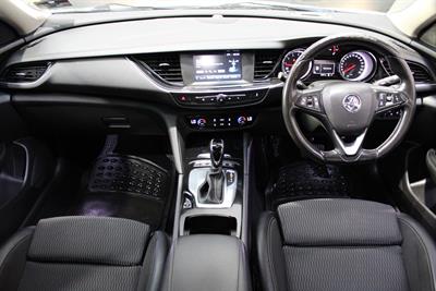 2018 Holden Commodore - Thumbnail