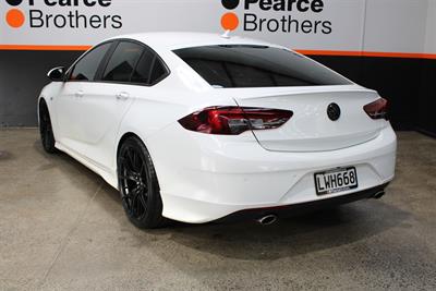 2018 Holden Commodore - Thumbnail