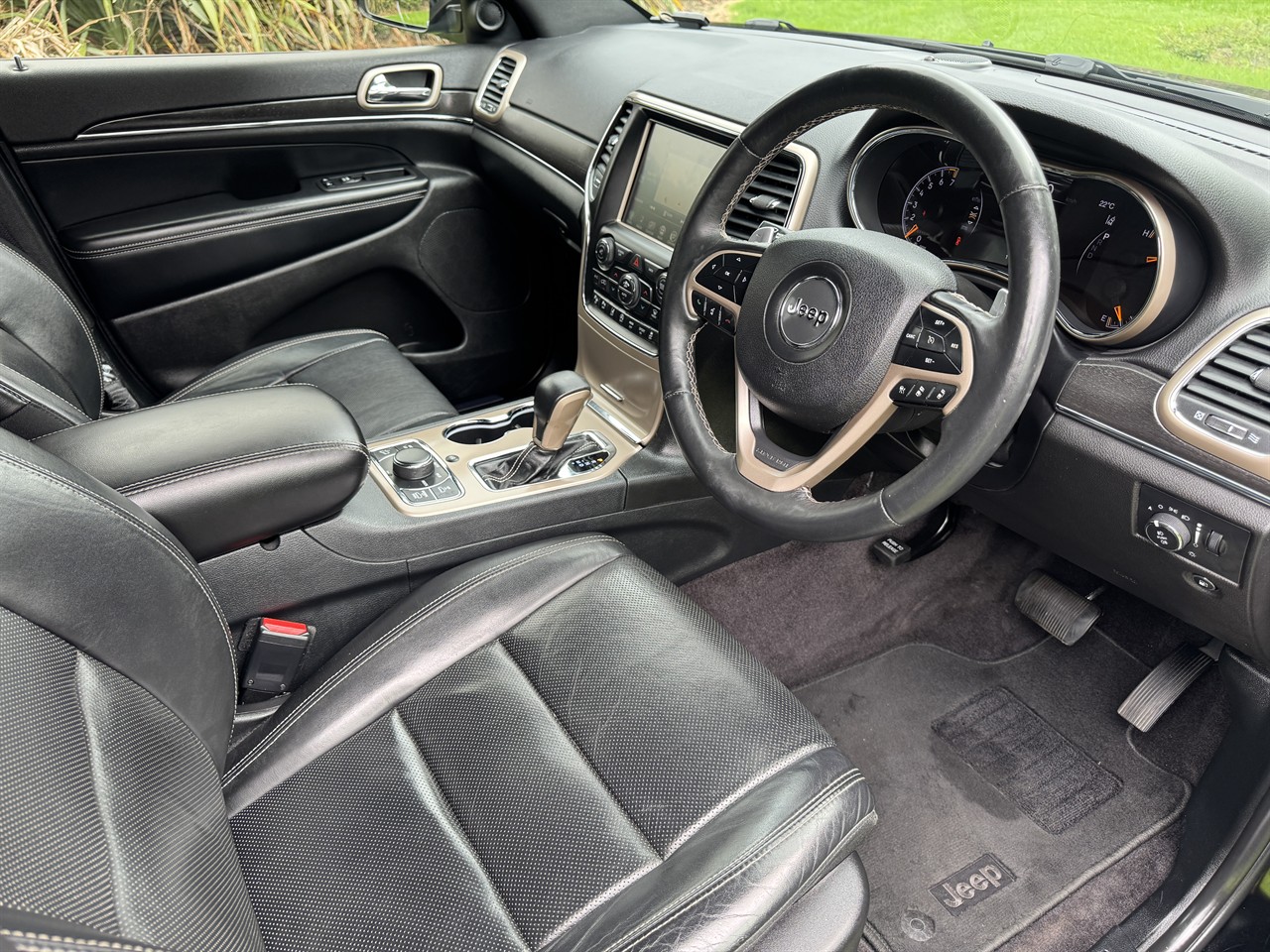 2017 Jeep GRAND CHEROKEE