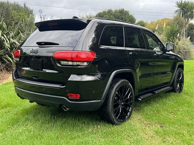 2017 Jeep GRAND CHEROKEE - Thumbnail