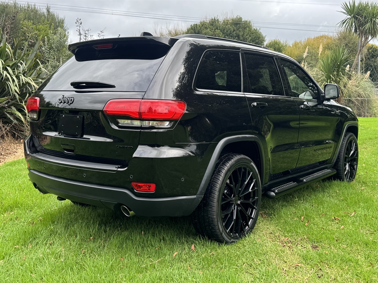 2017 Jeep GRAND CHEROKEE