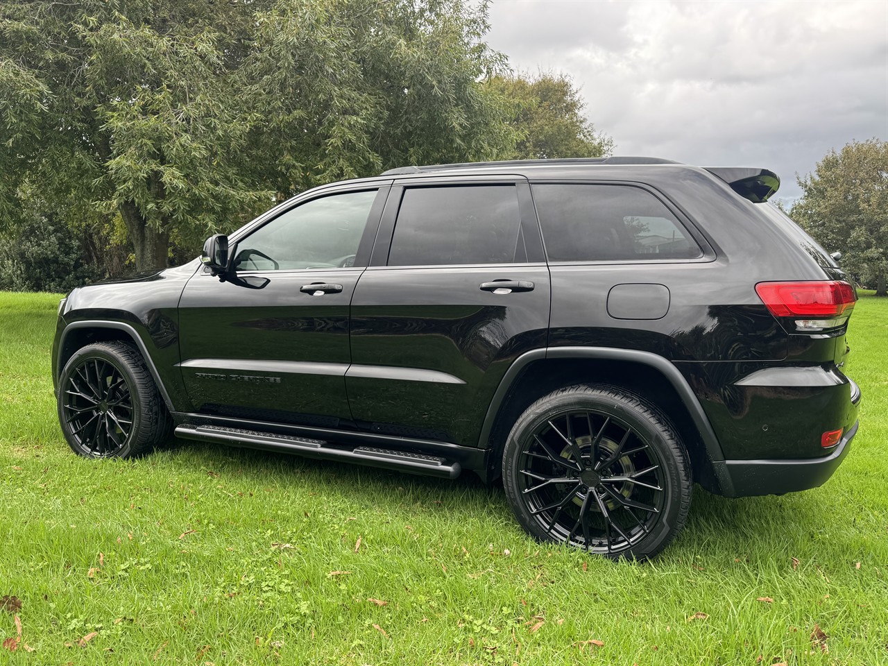 2017 Jeep GRAND CHEROKEE