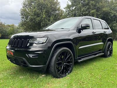 2017 Jeep GRAND CHEROKEE - Thumbnail