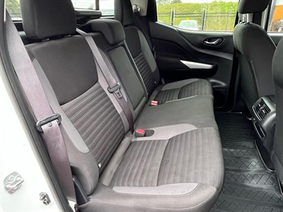 2022 Nissan Navara - Thumbnail