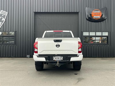 2022 Nissan Navara - Thumbnail