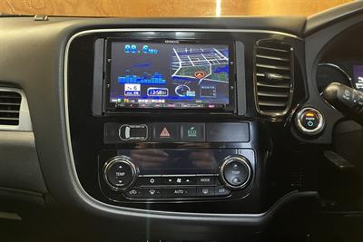 2015 Mitsubishi Outlander - Thumbnail