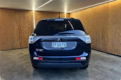 2015 Mitsubishi Outlander - Thumbnail