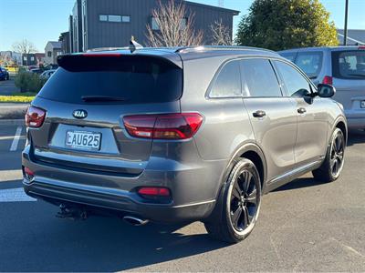 2017 Kia Sorento - Thumbnail