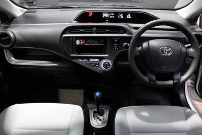 2016 Toyota Aqua - Thumbnail