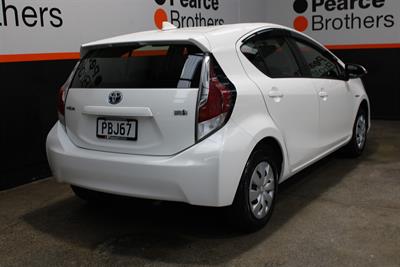 2016 Toyota Aqua - Thumbnail