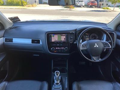 2014 Mitsubishi Outlander - Thumbnail