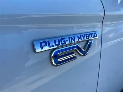 2014 Mitsubishi Outlander - Thumbnail