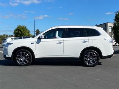 2014 Mitsubishi Outlander - Thumbnail
