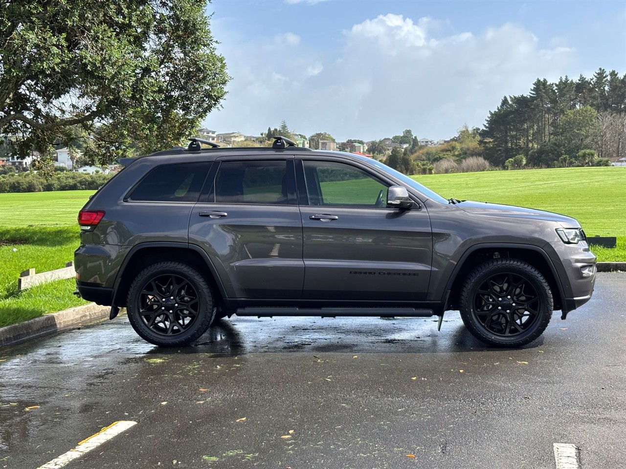 2020 Jeep GRAND CHEROKEE