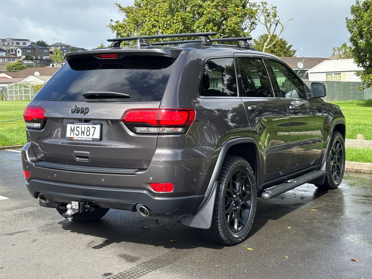 2020 Jeep GRAND CHEROKEE