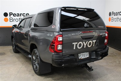 2024 Toyota Hilux - Thumbnail