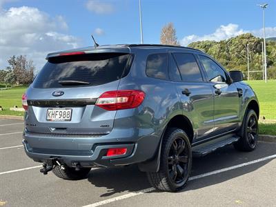 2017 Ford Everest - Thumbnail