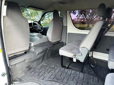 2009 Toyota Hiace - Thumbnail