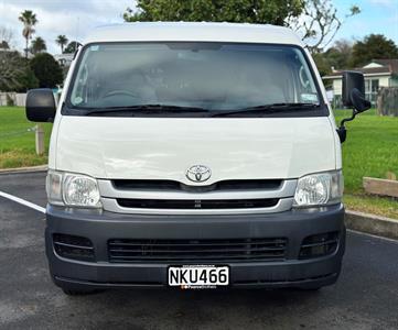 2009 Toyota Hiace - Thumbnail