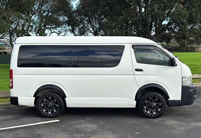 2009 Toyota Hiace - Thumbnail