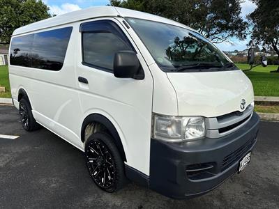 2009 Toyota Hiace - Thumbnail