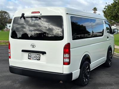 2009 Toyota Hiace - Thumbnail