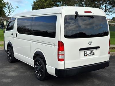 2009 Toyota Hiace - Thumbnail