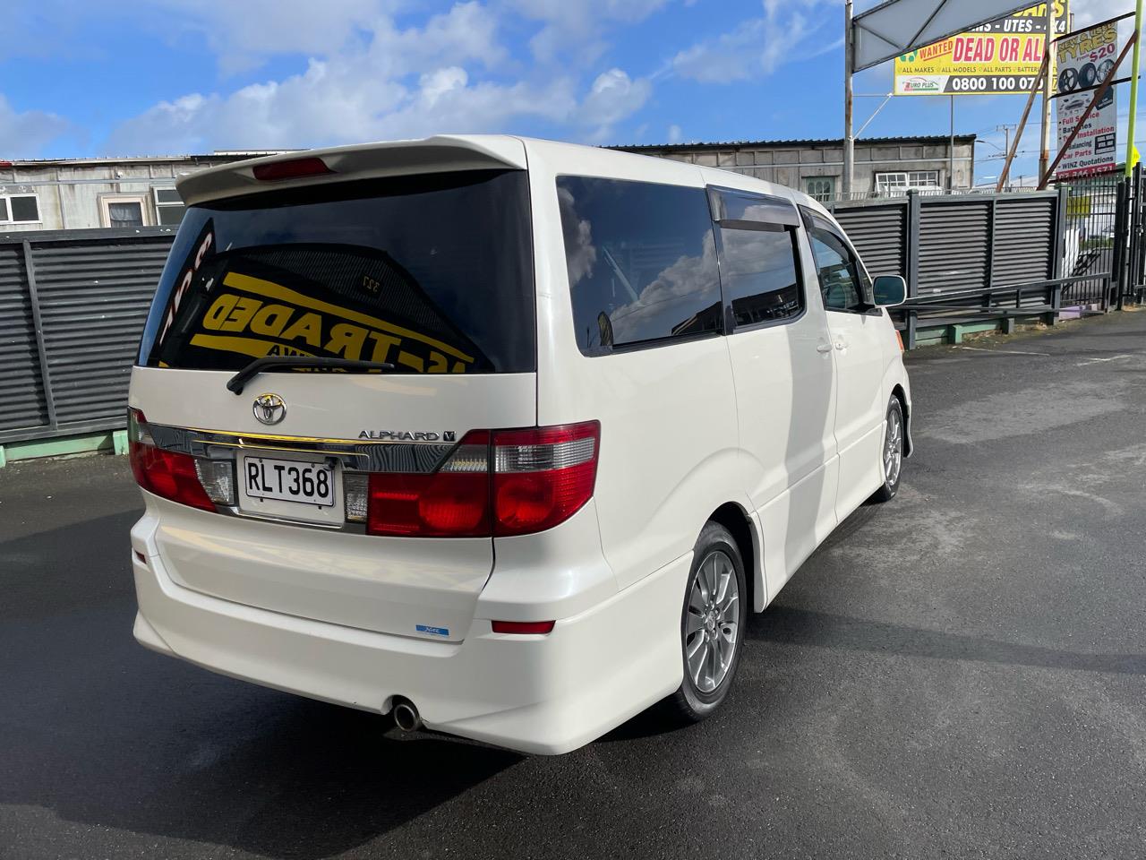 2004 Toyota Alphard