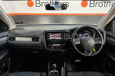 2017 Mitsubishi Outlander - Thumbnail