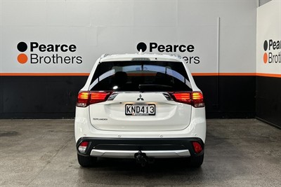 2017 Mitsubishi Outlander - Thumbnail