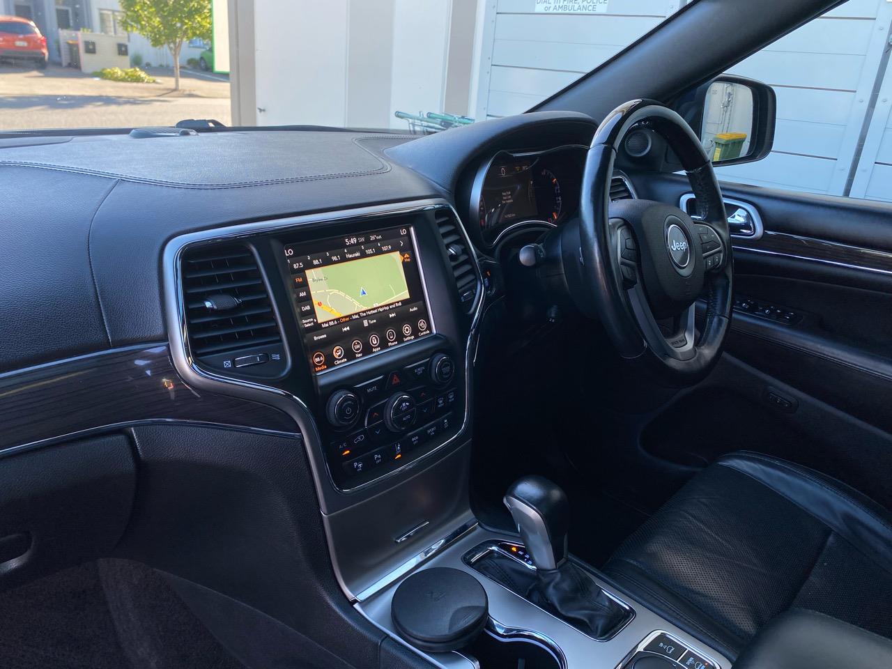 2019 Jeep GRAND CHEROKEE