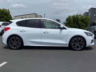 2021 Ford Focus - Thumbnail