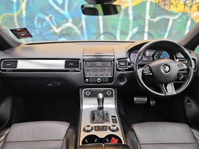 2018 Volkswagen Touareg - Thumbnail