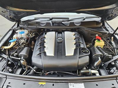 2018 Volkswagen Touareg - Thumbnail