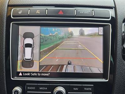 2018 Volkswagen Touareg - Thumbnail