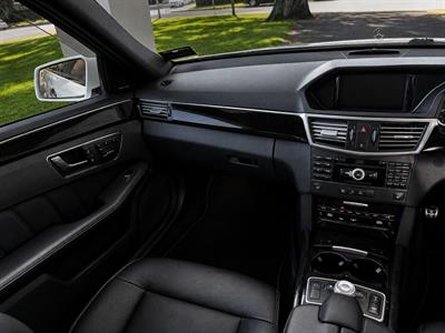 2009 Mercedes-Benz E 550 - Thumbnail