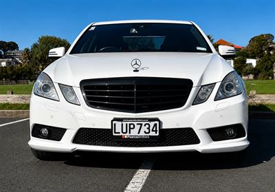 2009 Mercedes-Benz E 550 - Thumbnail