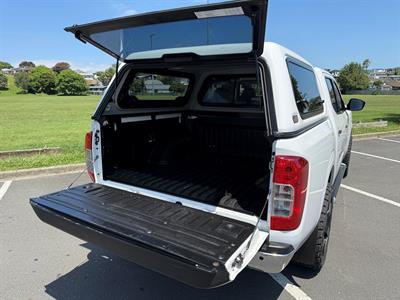 2020 Nissan Navara - Thumbnail